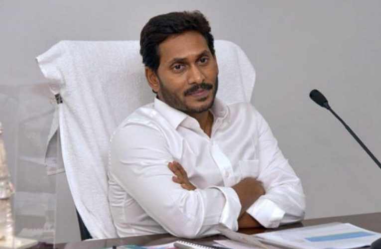 సున్నా వడ్డీ పథకాన్ని ప్రారంభించిన సీఎం