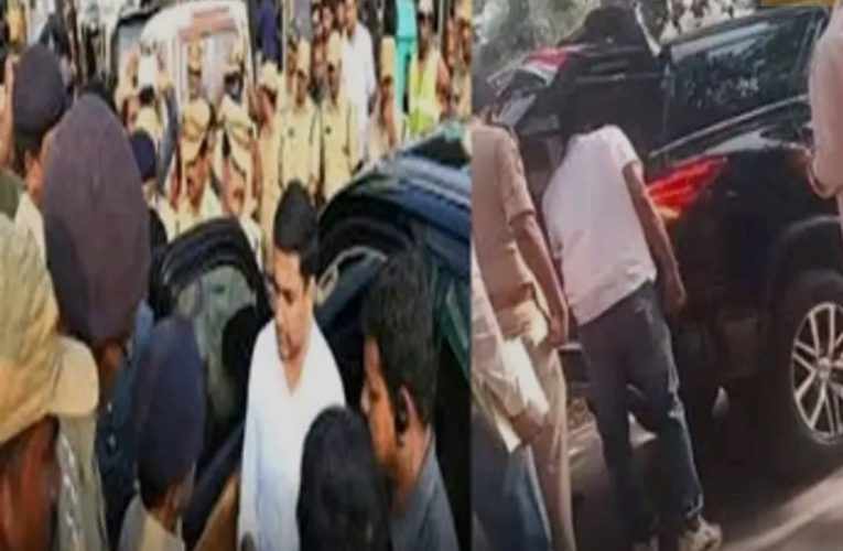 లోకేష్ వాహానాన్ని త‌నిఖీ చేసిన పోలీసులు