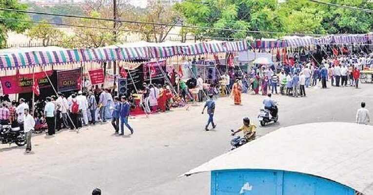 ప్ర‌జ‌లు ఇప్పుడు దేనితో న‌వ్వాలి దొర‌