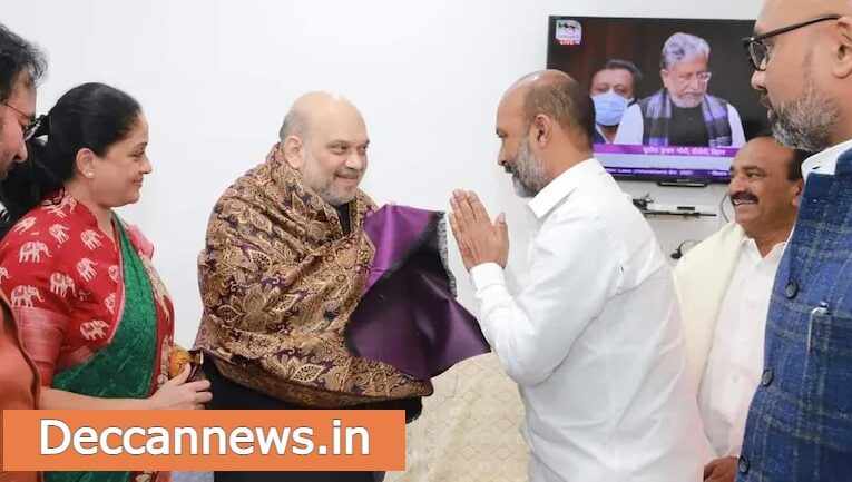 కేసీఆర్ అవినీతి అమిత్‌షా చేతిలో